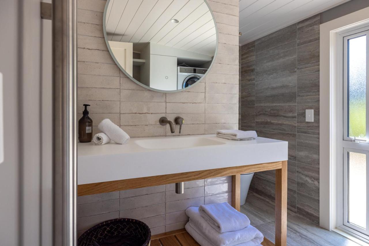 Smiths Cottage - Stay Waiheke Oneroa Bagian luar foto