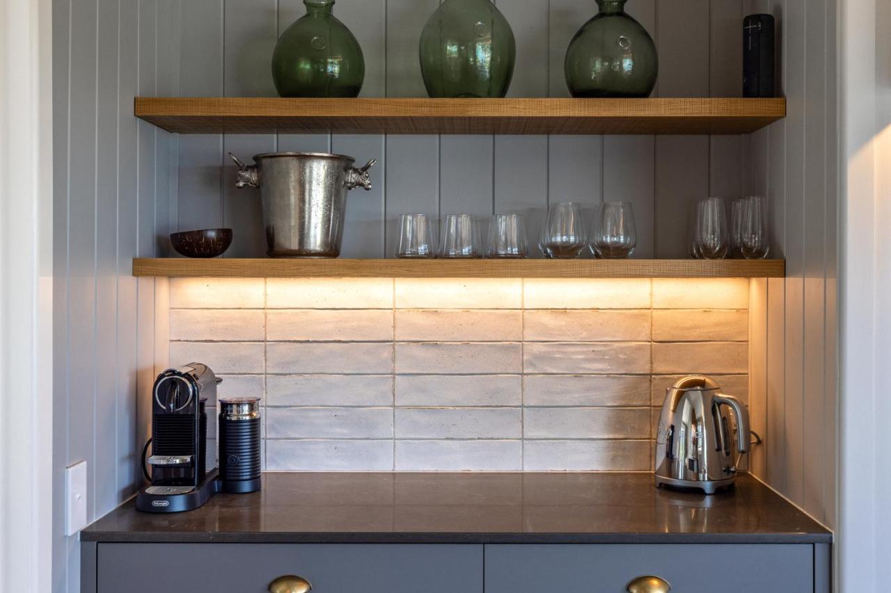 Smiths Cottage - Stay Waiheke Oneroa Bagian luar foto