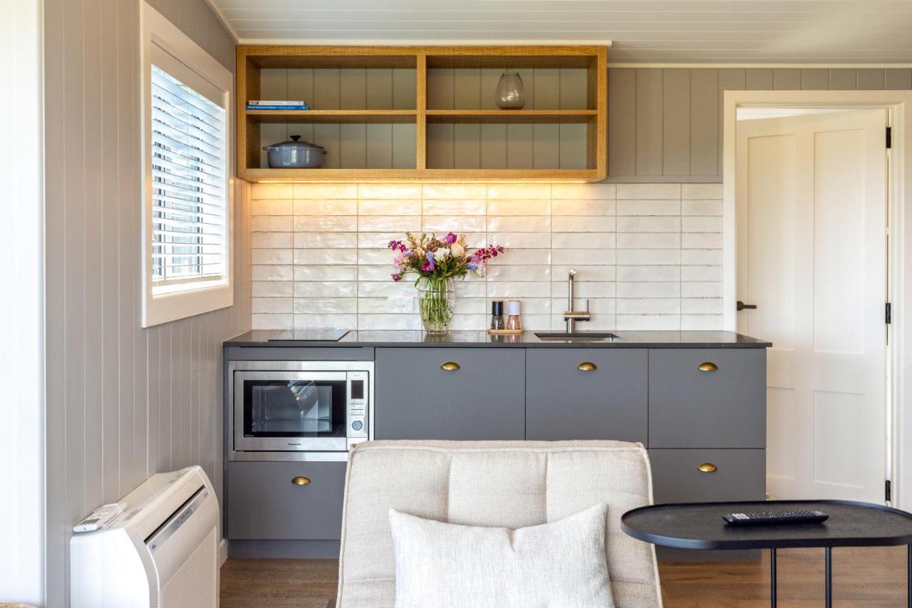 Smiths Cottage - Stay Waiheke Oneroa Bagian luar foto